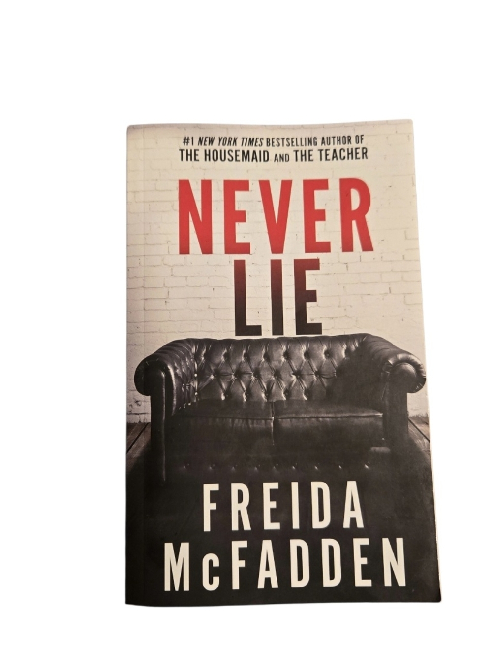 Never Lie by Freida McFadden (2022, Trade Paperback)